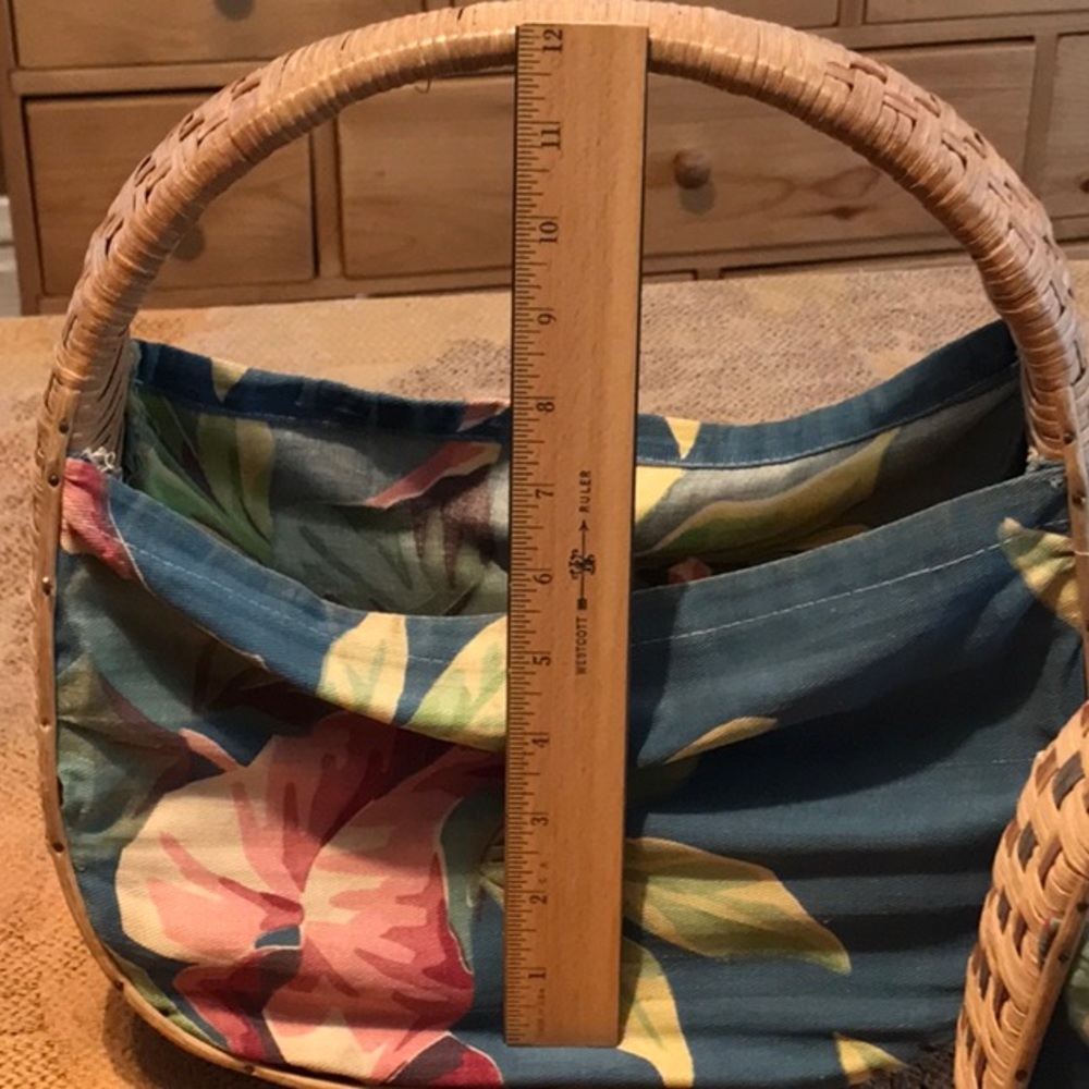 Craft/Yarn/Purse - Picture 7 of 9